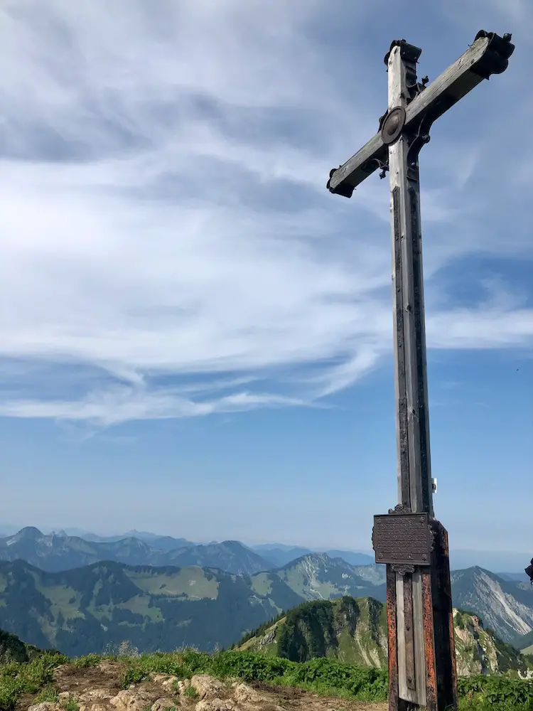 Hüttenwanderung für Anfänger, Gipfelkreuz Rotwand