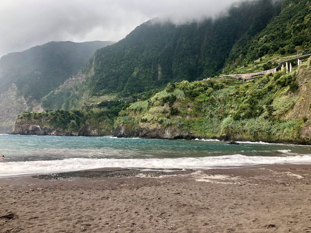 Madeira Sehenswürdigkeiten schönste Orte, Der Strand von Seixal