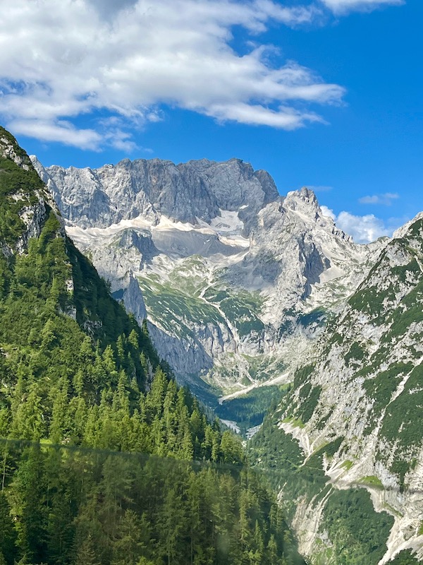 Alpspitze_Wanderung_Mit der Alpspitzbahn geht es auf den Osterfelderkopf