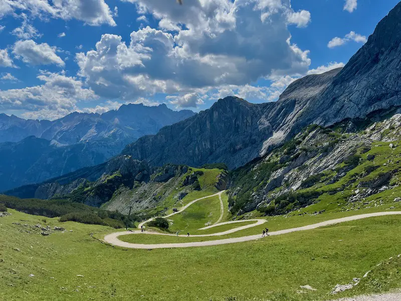 Einfache Alpspitze Wanderung: vom Oberfelderkopf zum Kreuzeck