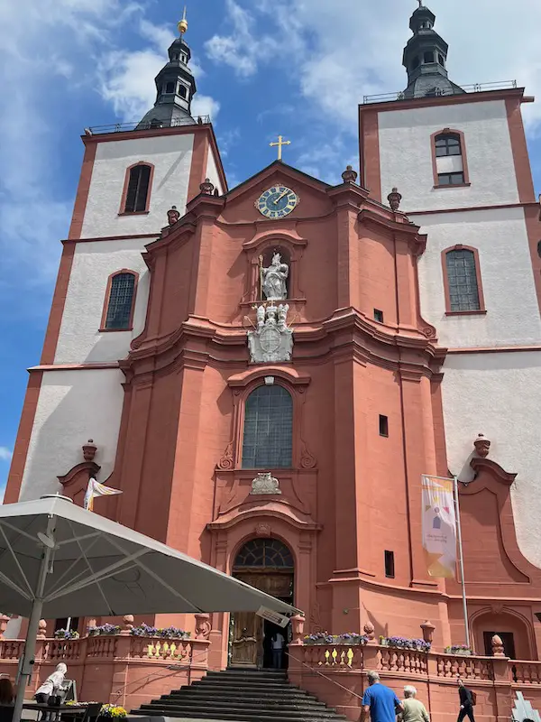 Fulda_Sehenswuerdigkeiten_Stadtpfarrkirche