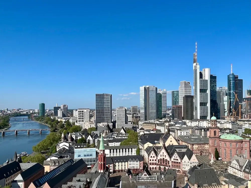 Frankfurt Insidertipp: der Blick vom Kaiserdom auf die Stadt