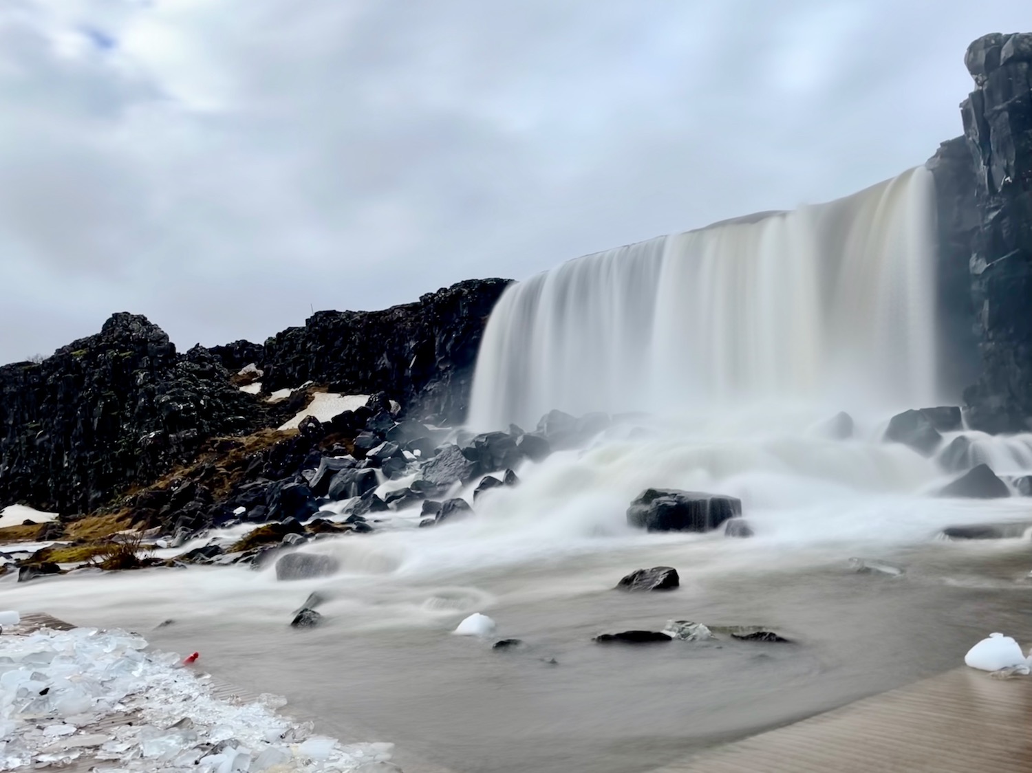 Der Wasserfall Öxarárfoss