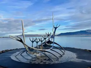 Island schönste Orte: ein Wahrzeichen von Reykjavik: die Skulptur Sun Voyager