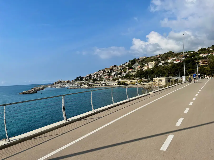Ligurien Geheimtipp: der schöne Radweg entlang der Küste zwischen Imperia und Sanremo