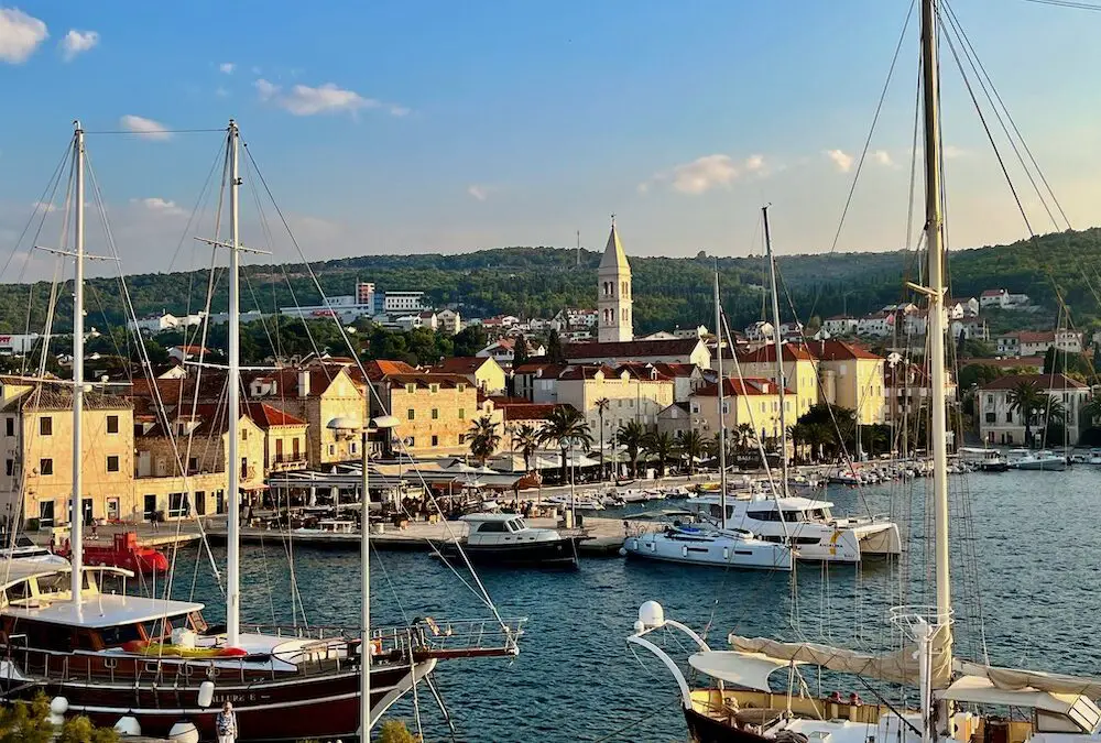 Insel Brač in Kroatien: 10 wundervolle Sehenswürdigkeiten & Geheimtipps
