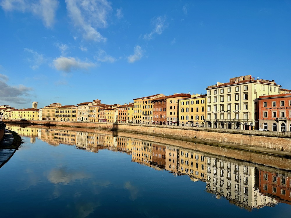 Pisa_Geheimtipp: Alte Paläste am Ufer des Arno in Pisa