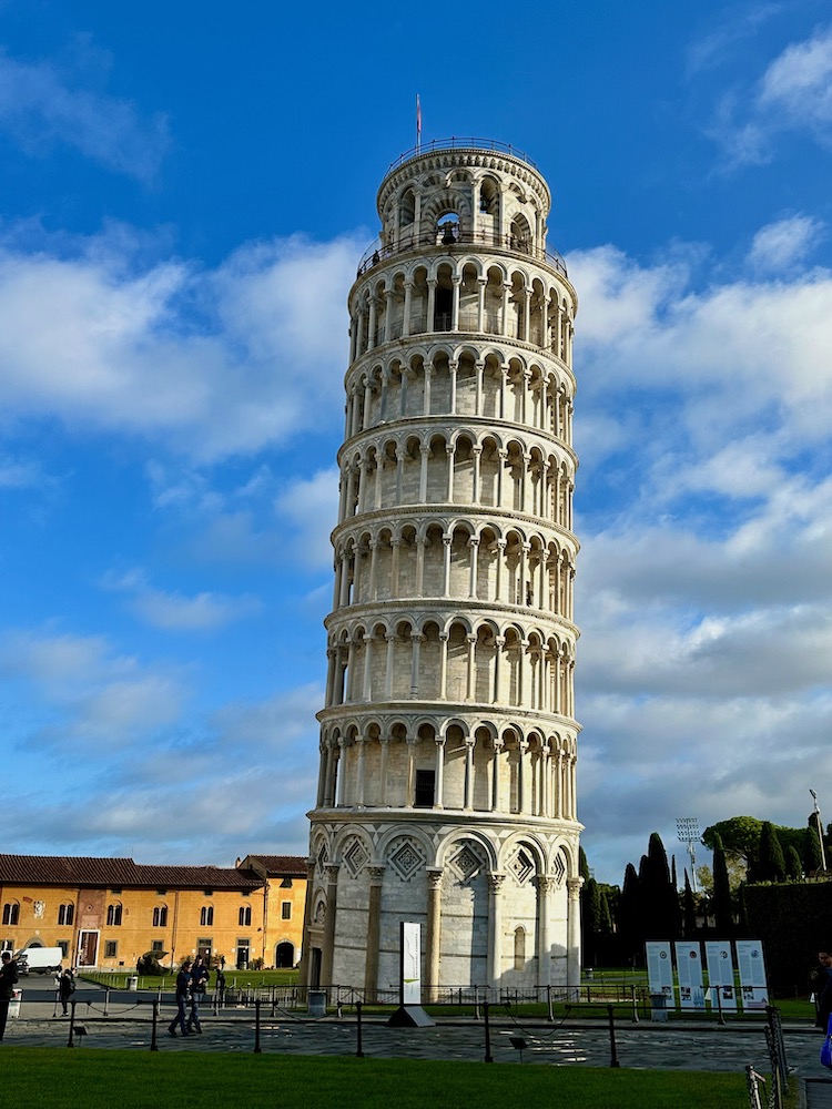 Kein Toskana Geheimtipp, dennoch sehenswert: der Schiefe Turm von Pisa