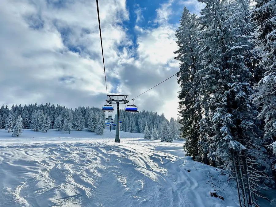 Skifahren_im_Allgaeu: Der Skipass gilt in den fünf Skigebieten der Hörnerdörfer