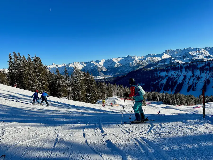 Skifahren_im_Allgaeu: Skivergnügen auf top präparierten Pisten