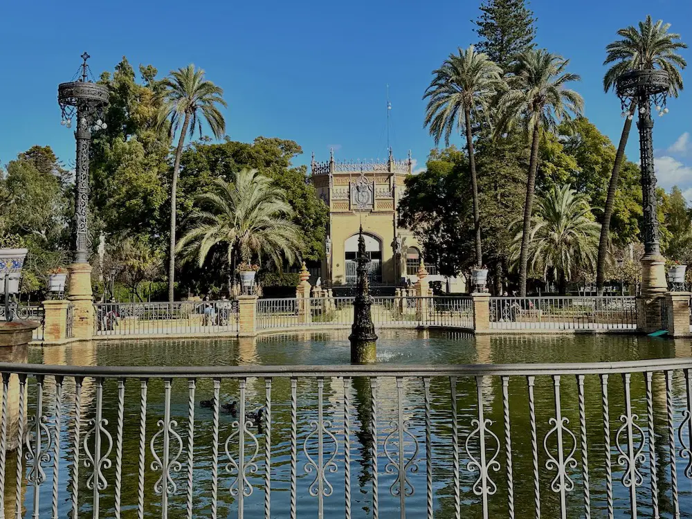 Sevilla Sehenswuerdigkeit: die Plaza de la América