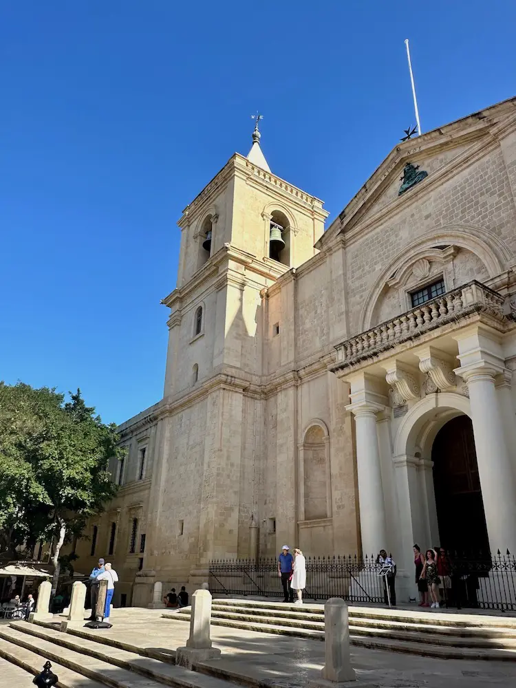 Valletta Sehenswürdigkeiten: Die St. Jon's Co-Cathedral ist von außen recht unscheinbar