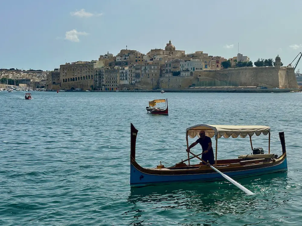 Valletta Geheimtipp: Etwas ganz Besonderes ist die Überfahrt nach Birgu mit dem Wassertaxi