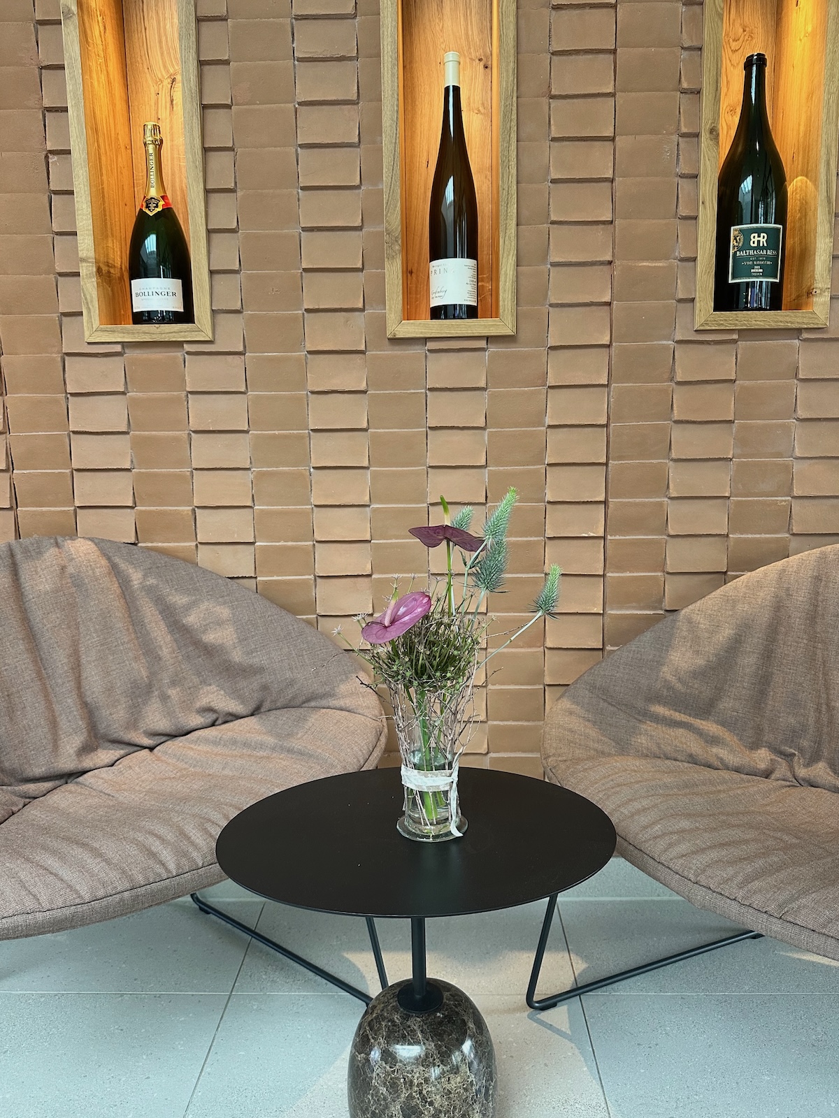 Wald.Weit Rheingau Hotel mit Aussicht: das Interieur ist modern und geschmackvoll