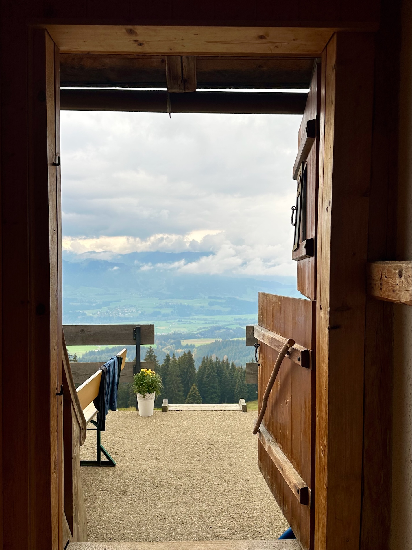 Beim Abstieg Einkehr in die Alpe Altstädter Hof